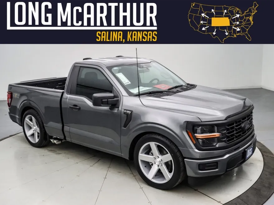 2025 Ford F-150 Lightning photo 1