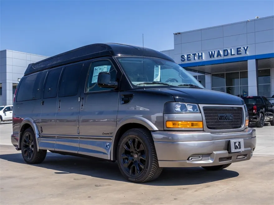 2025 Gmc Savana 2500 Cargo photo 1
