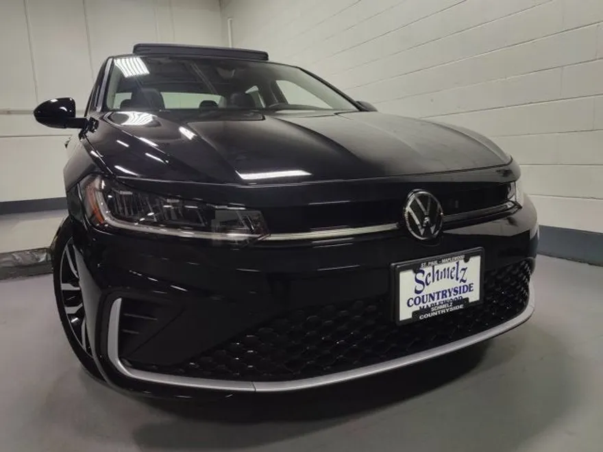 2025 Volkswagen Jetta SE photo 1