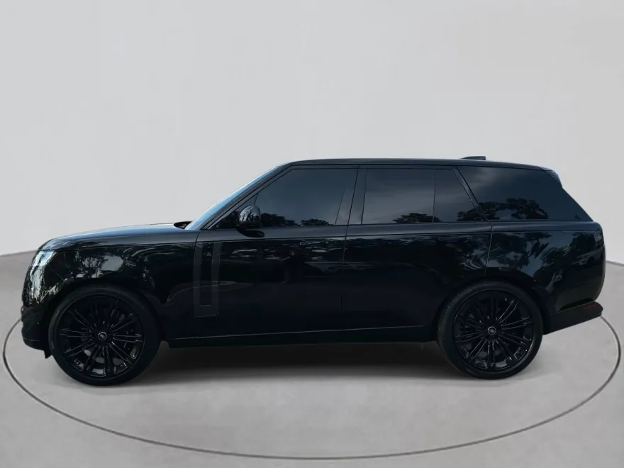 2025 Land Rover Range Rover SE photo 1