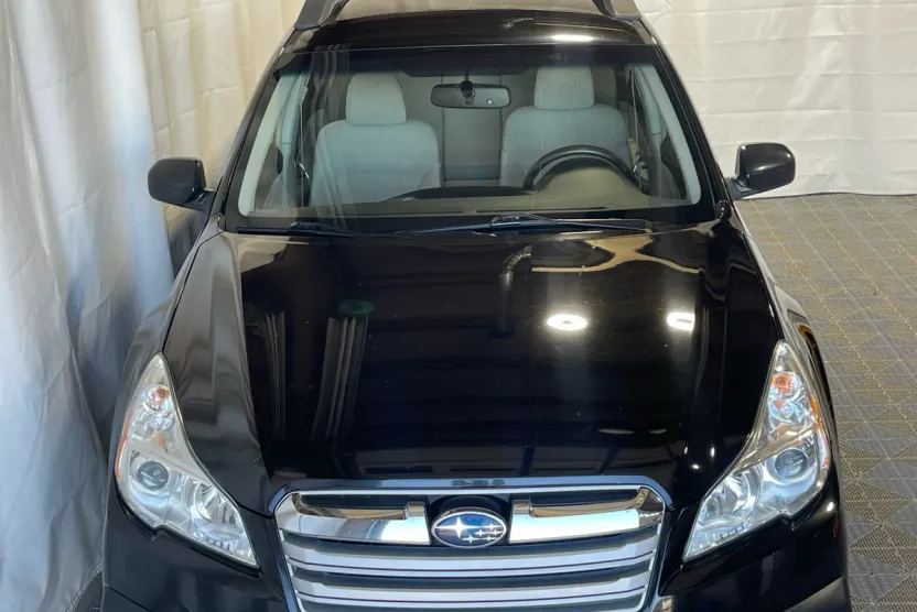 2014 Subaru Outback 2.5i Premium photo 1