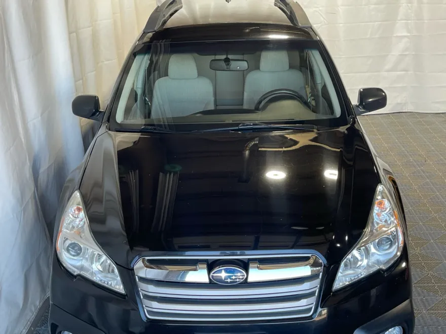 2014 Subaru Outback 2.5i Premium photo 1