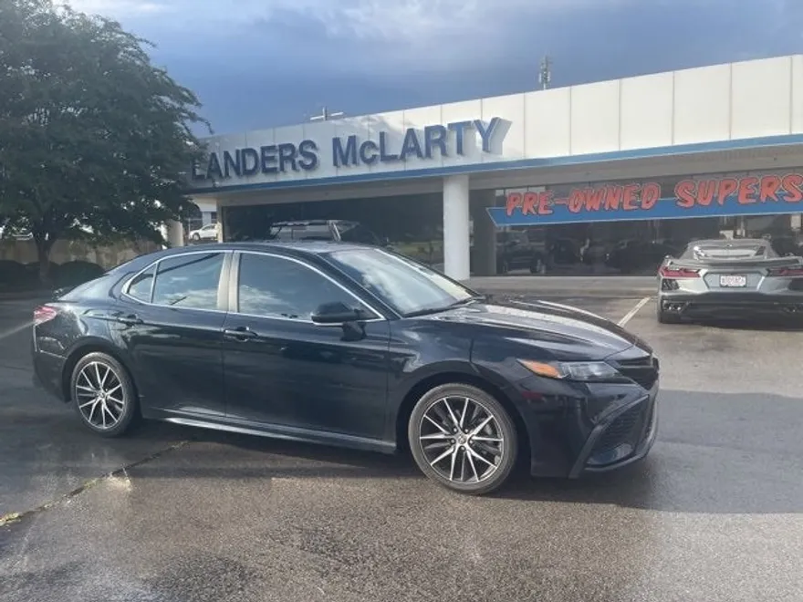 2023 Toyota Camry SE photo 1