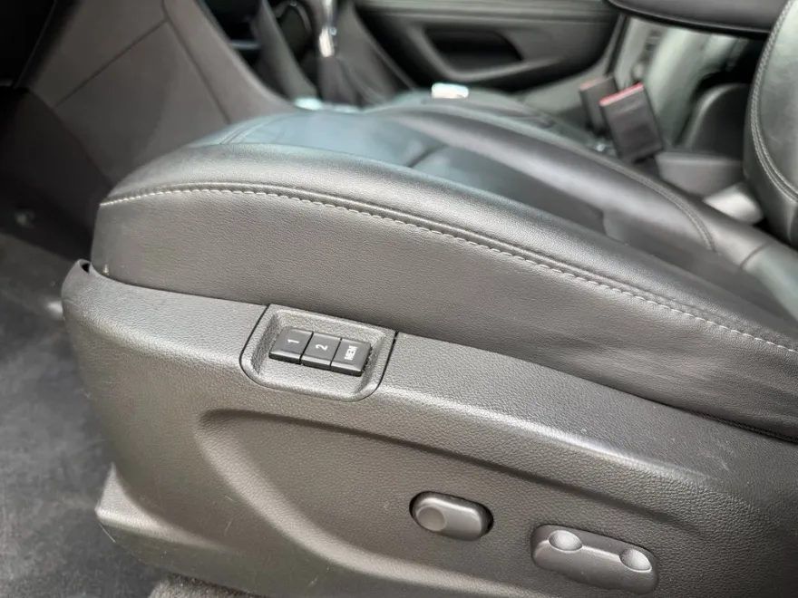 2016 Buick Encore Leather photo 13