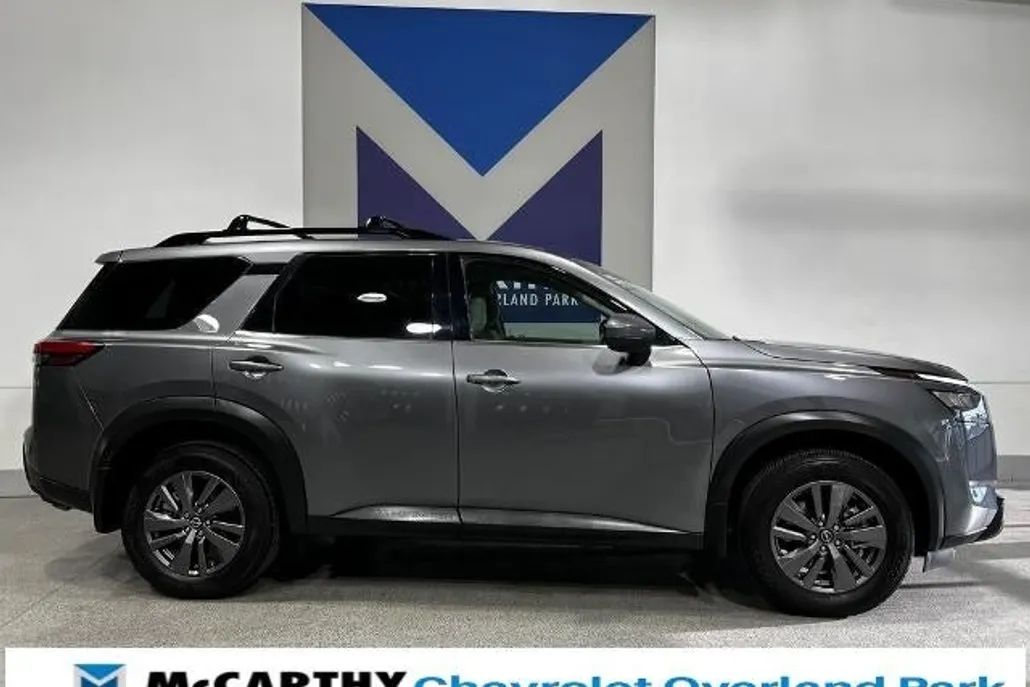 2024 Nissan Pathfinder SV photo 1