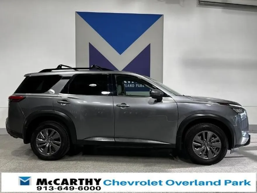 2024 Nissan Pathfinder SV photo 1