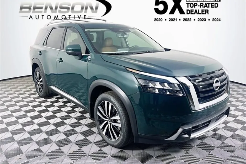 2025 Nissan Pathfinder Platinum photo 1