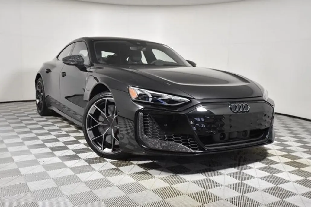 2025 Audi RS e-tron GT Base photo 1