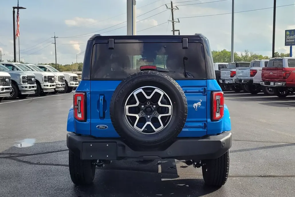 2024 Ford Bronco Outer Banks photo 1