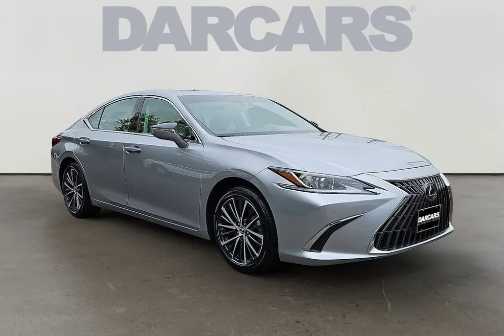 2025 Lexus ES 300h photo 1