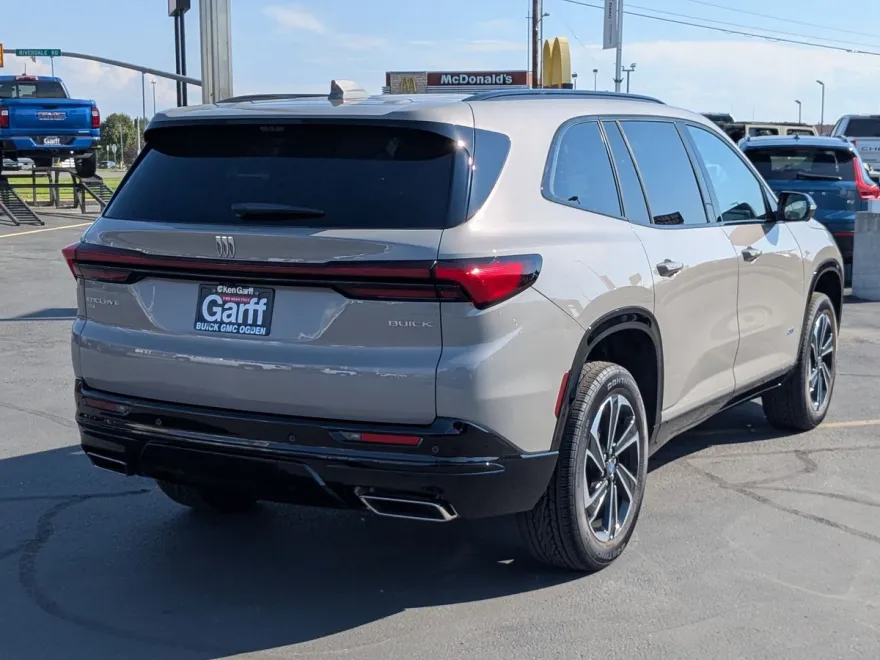 2026 Buick Enclave Sport Touring photo 1