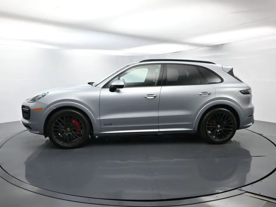 2021 Porsche Cayenne GTS photo 1