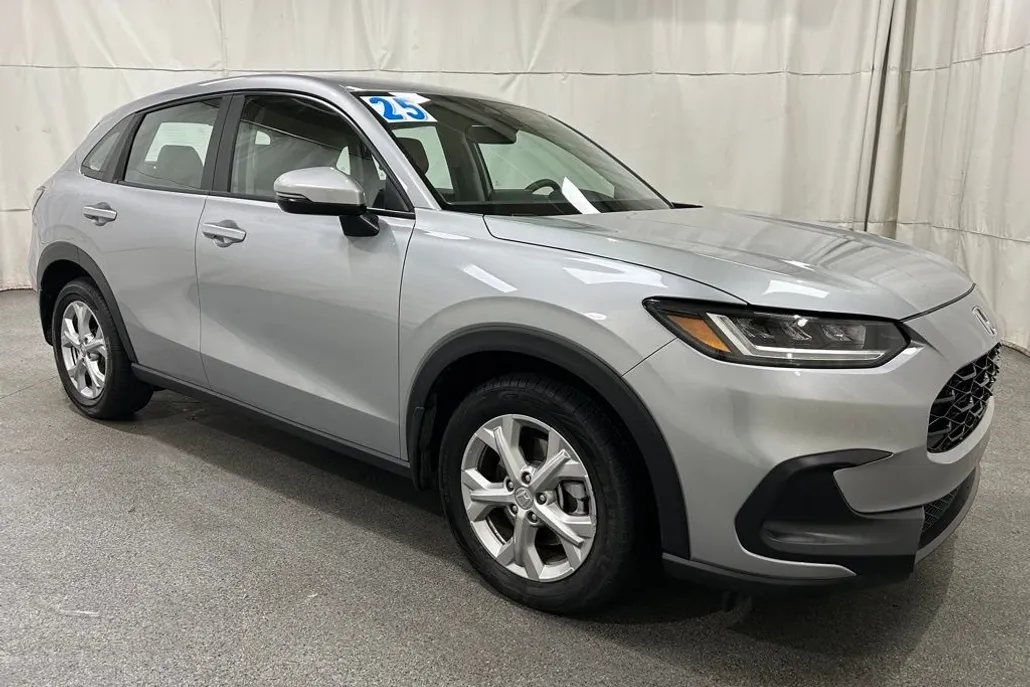 2025 Honda HR-V LX photo 1