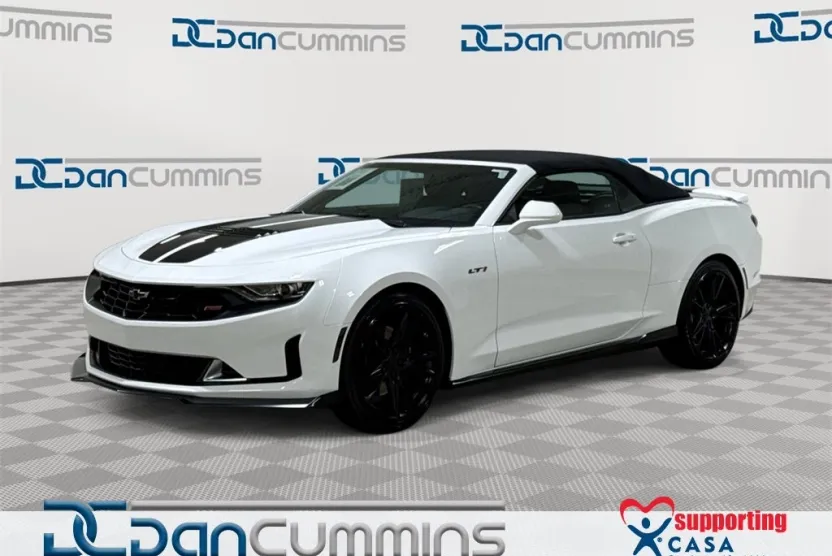 2023 Chevrolet Camaro LT1 photo 1