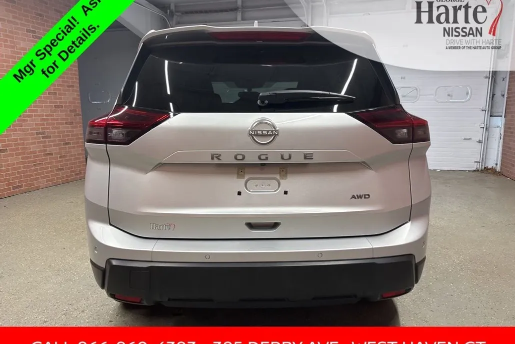 2025 Nissan Rogue SV photo 1
