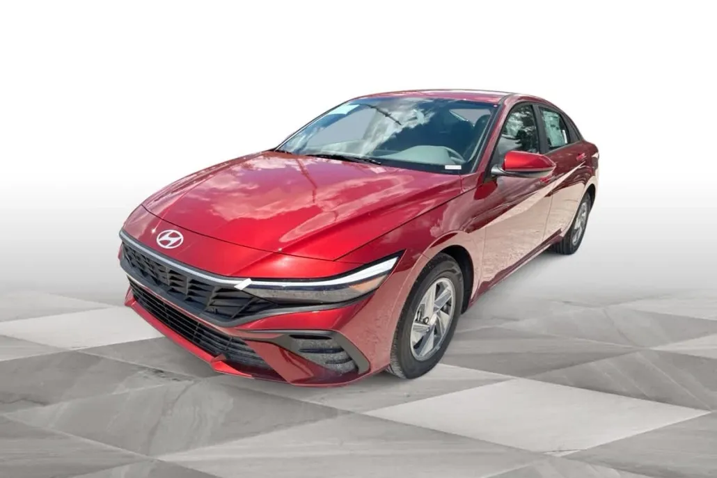 2025 Hyundai Elantra SE photo 1