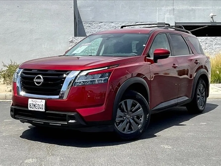 2022 Nissan Pathfinder SV photo 1