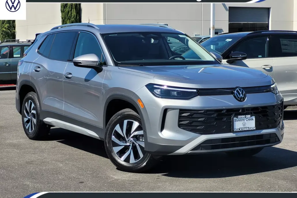2025 Volkswagen Tiguan S photo 1