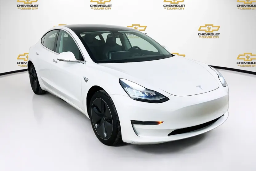 2019 Tesla Model 3 Long Range photo 1