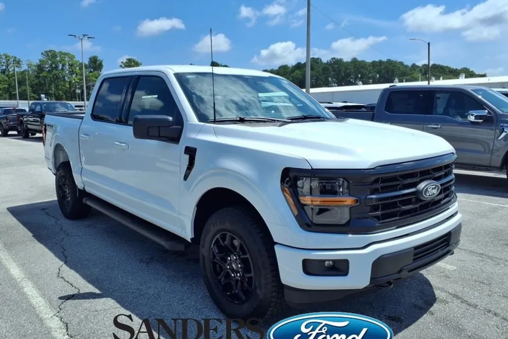 2025 Ford F-150 XLT photo 1