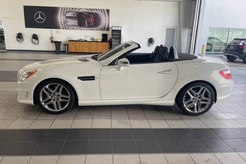2015 Mercedes Benz SLK 350 photo 1
