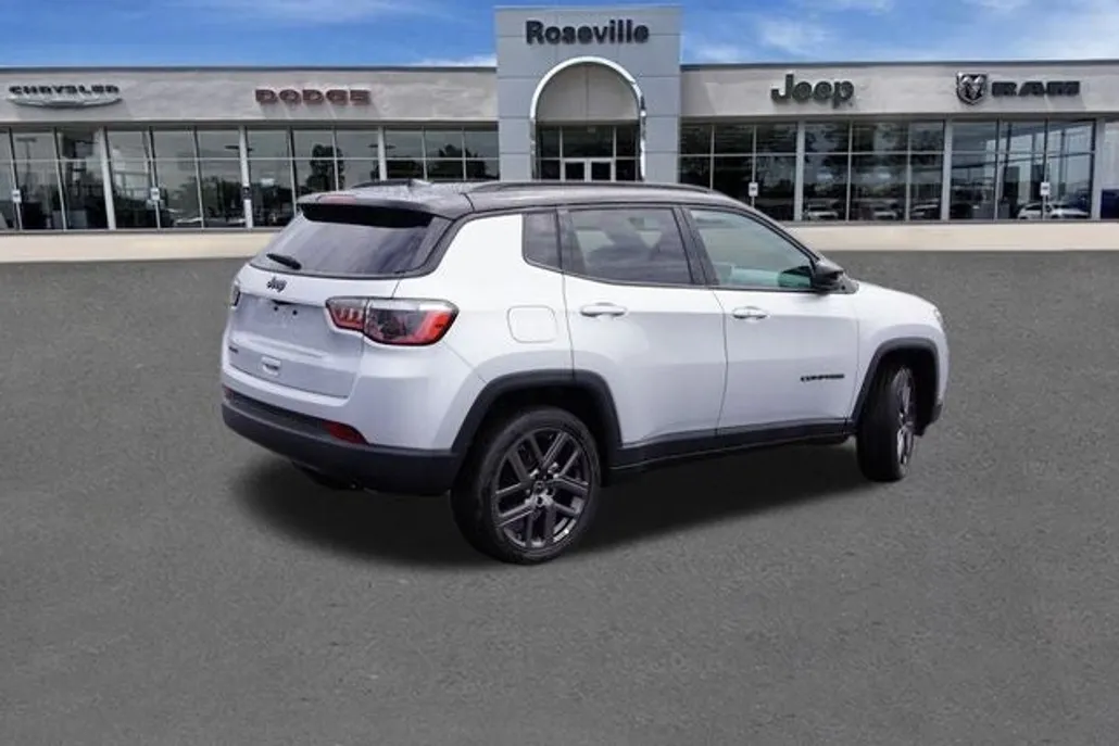 2025 Jeep Compass Limited photo 1