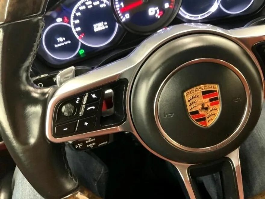 2019 Porsche Cayenne photo 19