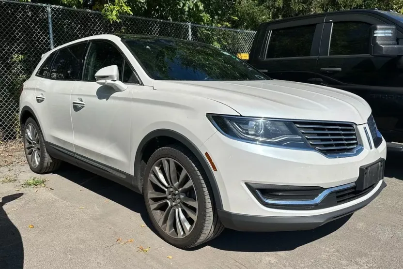 2017 Lincoln MKX Reserve photo 1
