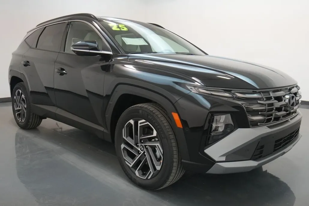 2025 Hyundai Tucson Hybrid Limited photo 1