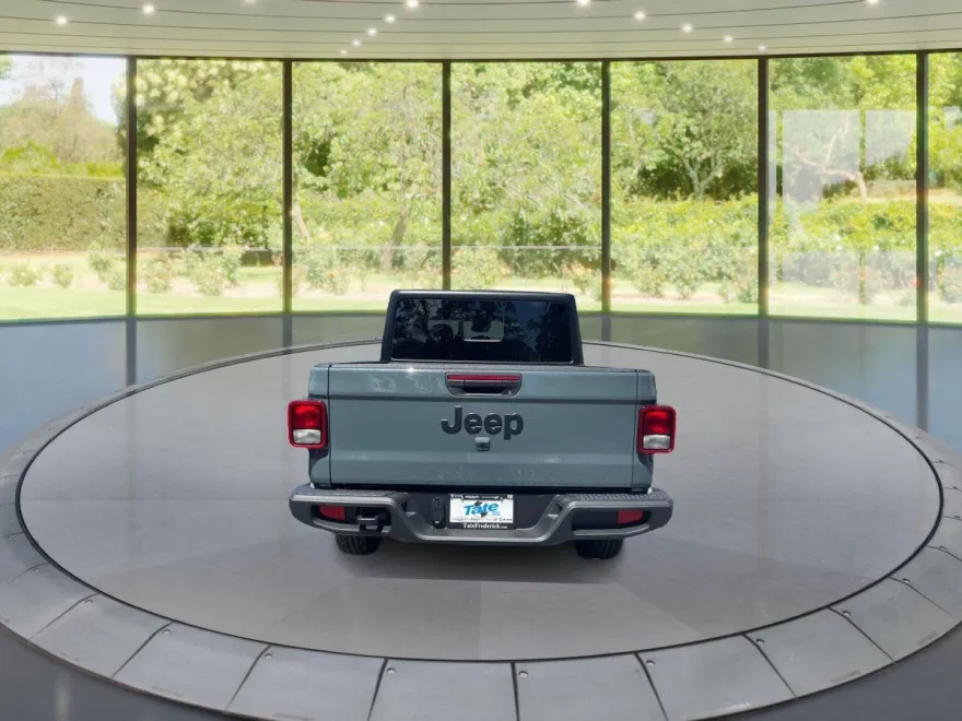 2025 Jeep Gladiator Sport S photo 1