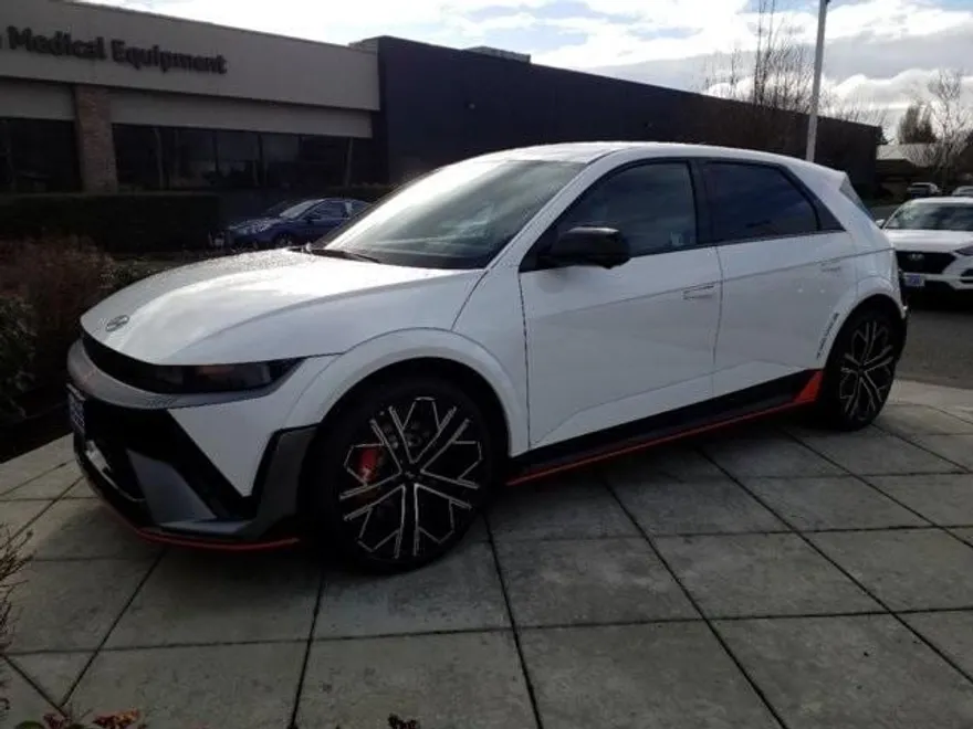 2025 Hyundai Ioniq N photo 1