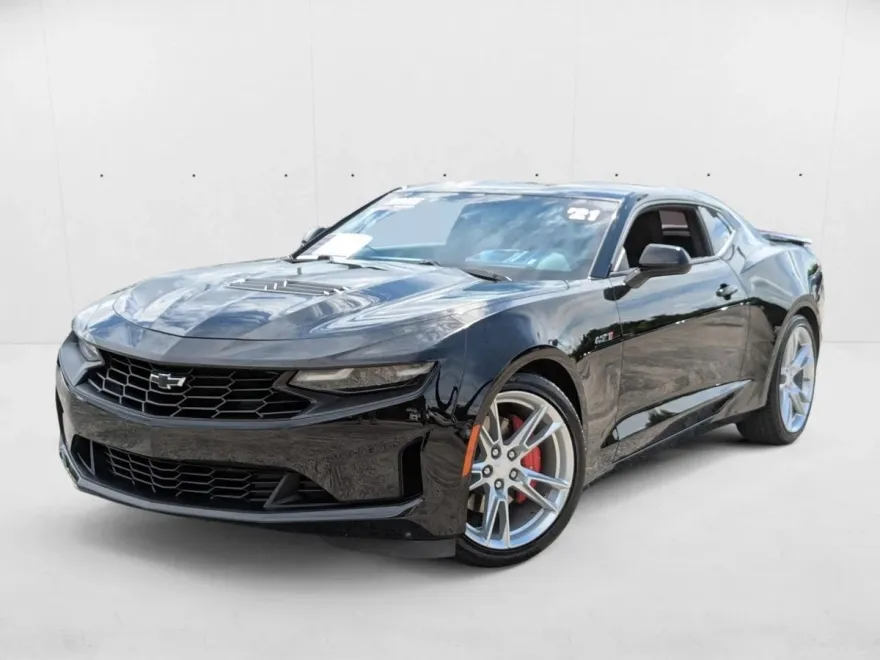 2021 Chevrolet Camaro LT1 photo 1