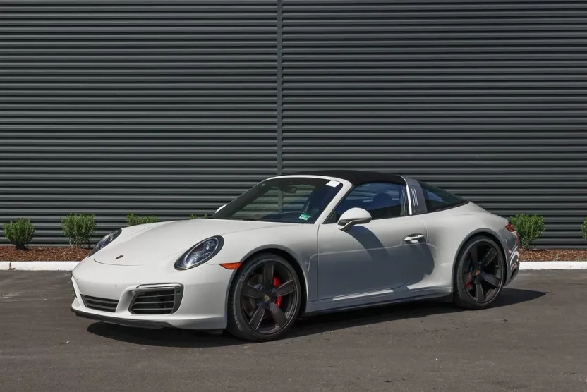 2019 Porsche 911 Targa 4S photo 1