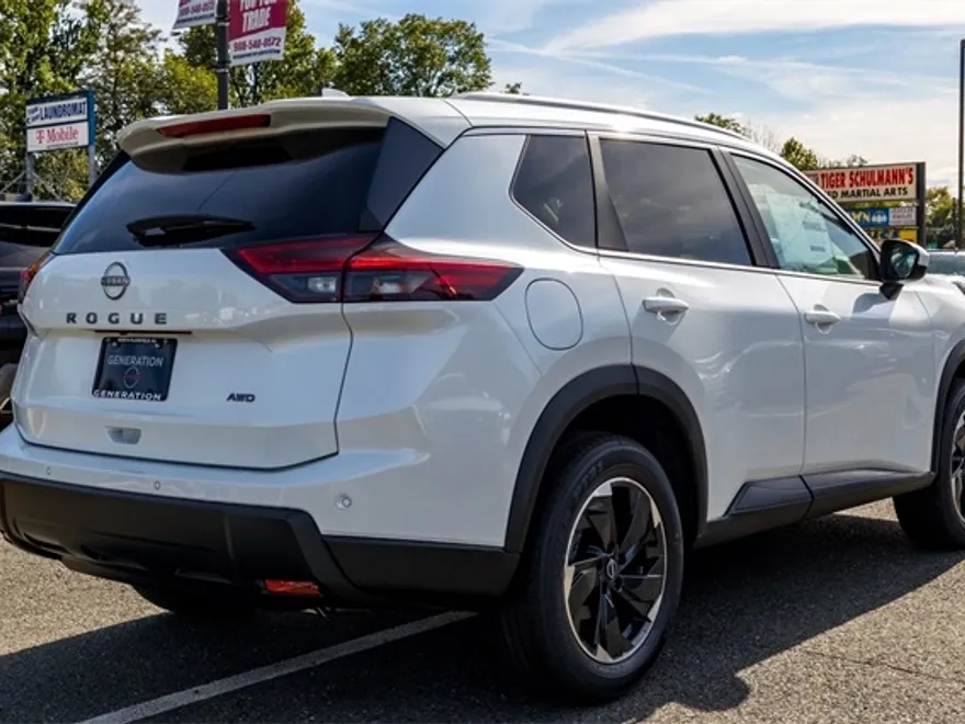 2026 Nissan Rogue SV photo 1