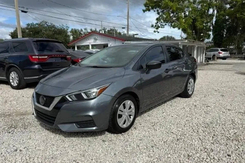 2020 Nissan Versa Sedan photo 1