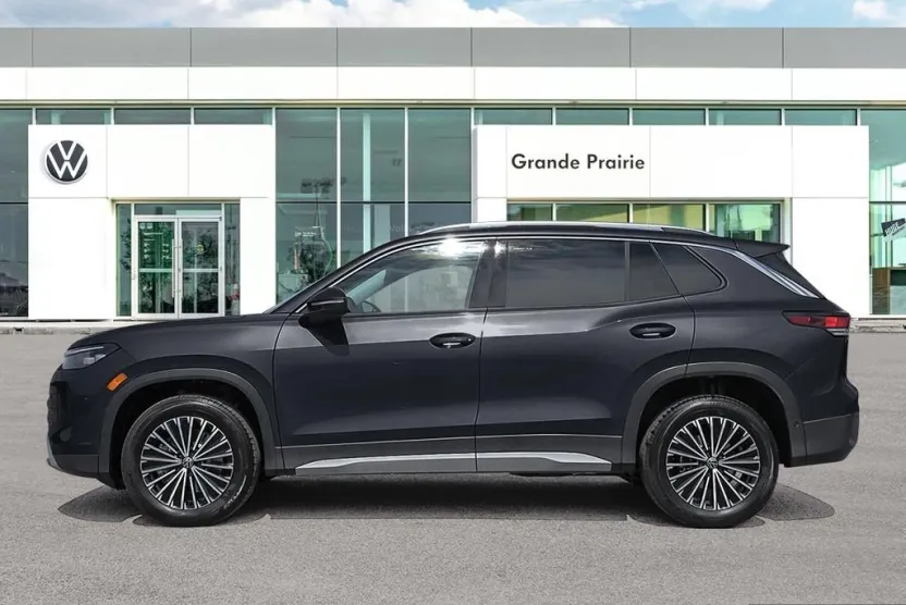 2025 Volkswagen Tiguan SE photo 1