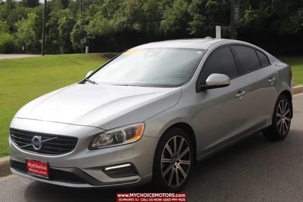 2017 Volvo S60 Dynamic photo 1