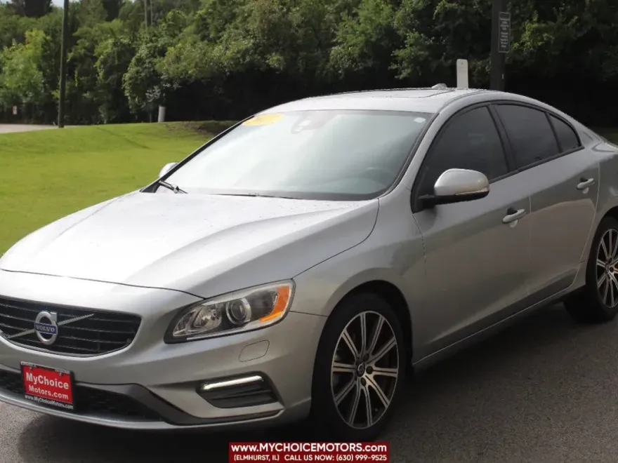 2017 Volvo S60 Dynamic photo 1