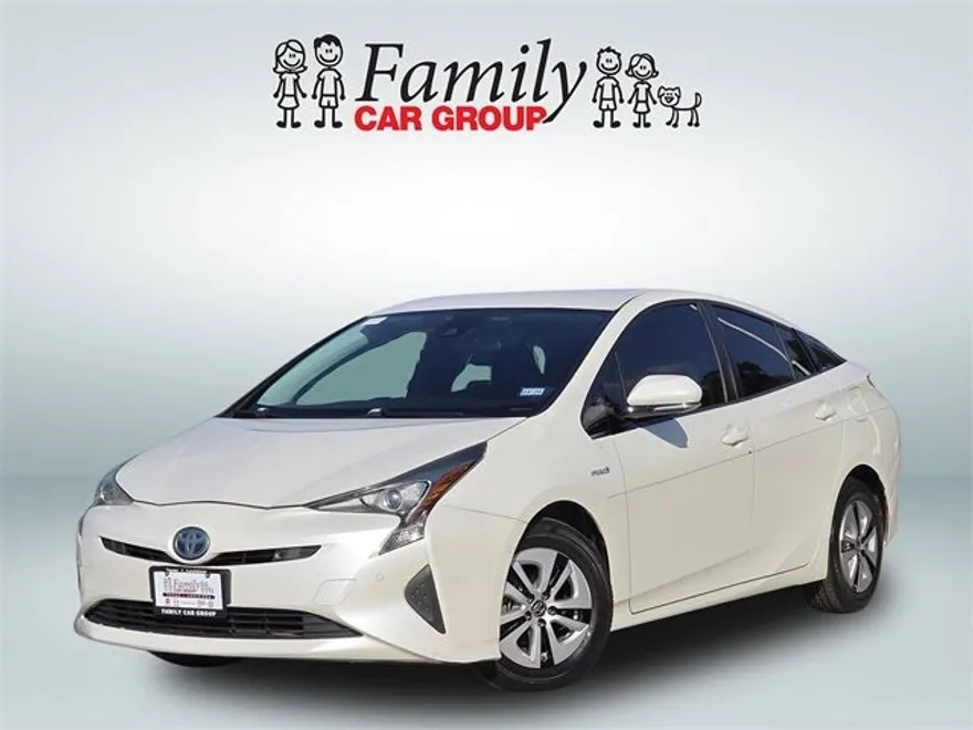 2018 Toyota Prius Two photo 1