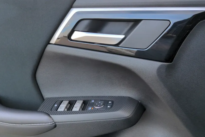 2023 Mitsubishi Outlander ES photo 7