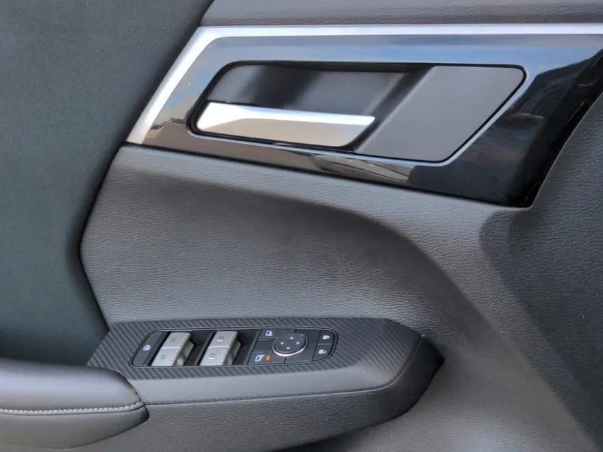 2023 Mitsubishi Outlander ES photo 7