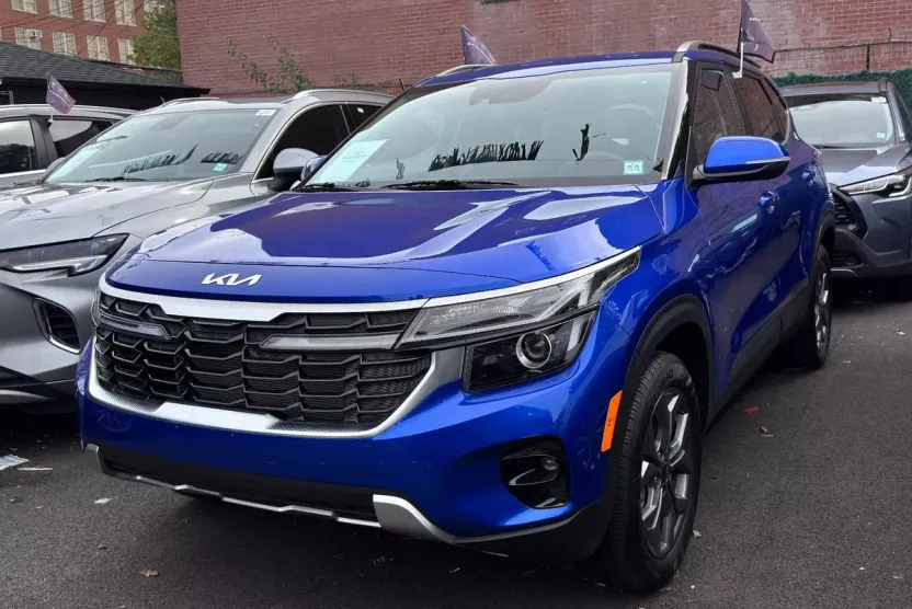 2024 Kia Seltos S photo 1
