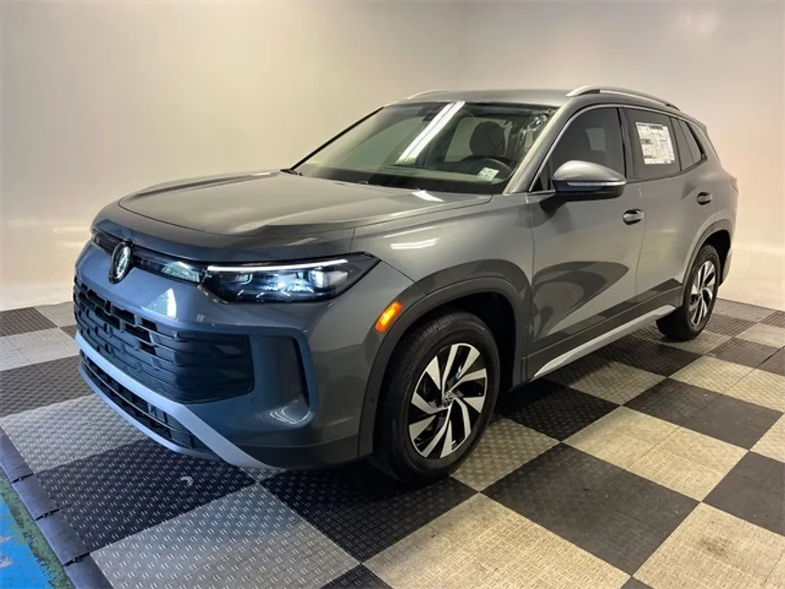 2025 Volkswagen Tiguan S photo 1