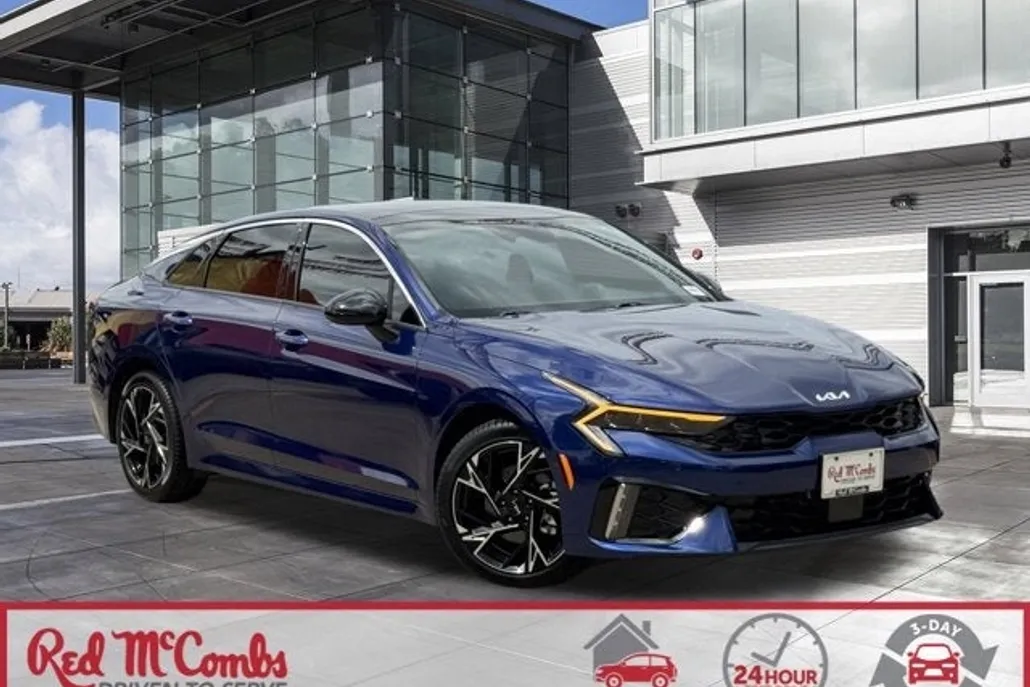 2025 Kia K5 GT-Line photo 1