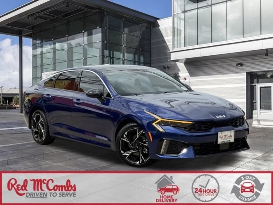 2025 Kia K5 GT-Line photo 1
