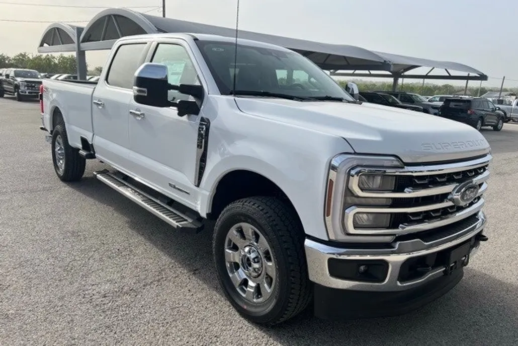 2025 Ford F-350 Lariat photo 1