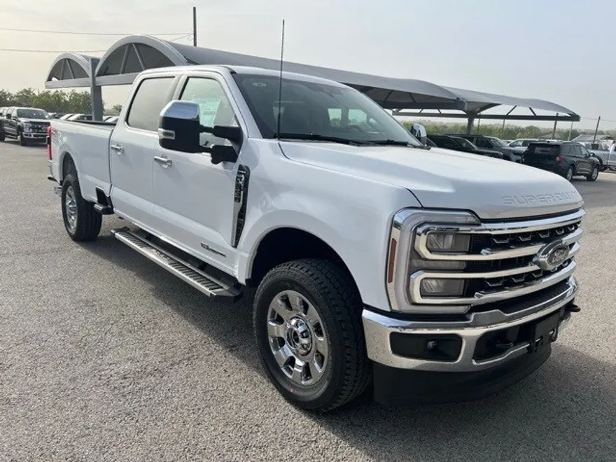 2025 Ford F-350 Lariat photo 1