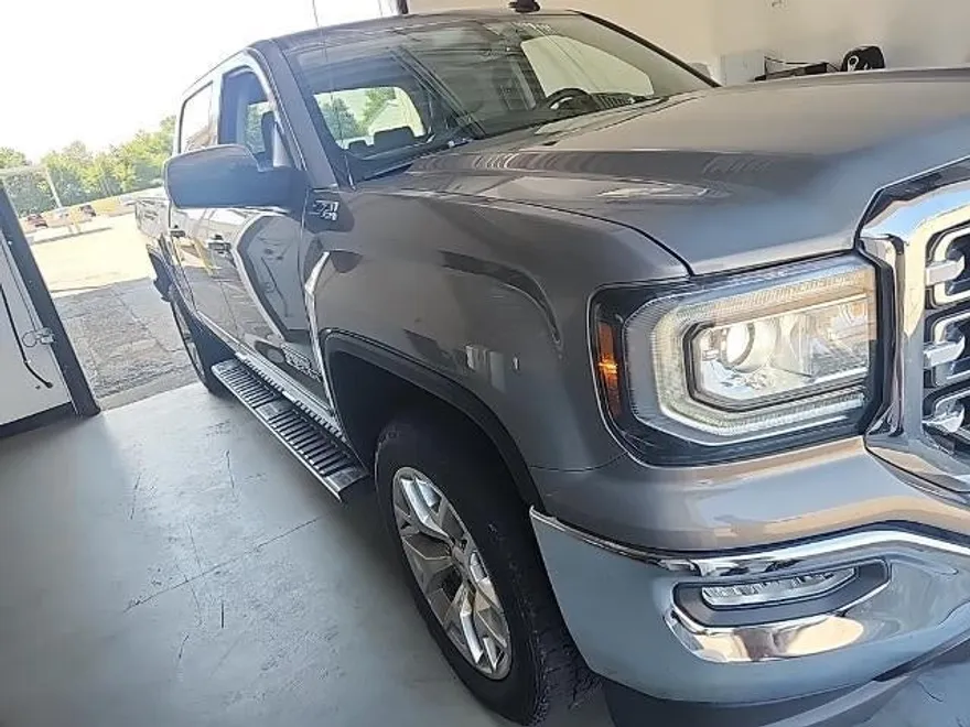 2017 Gmc Sierra 1500 SLT photo 1