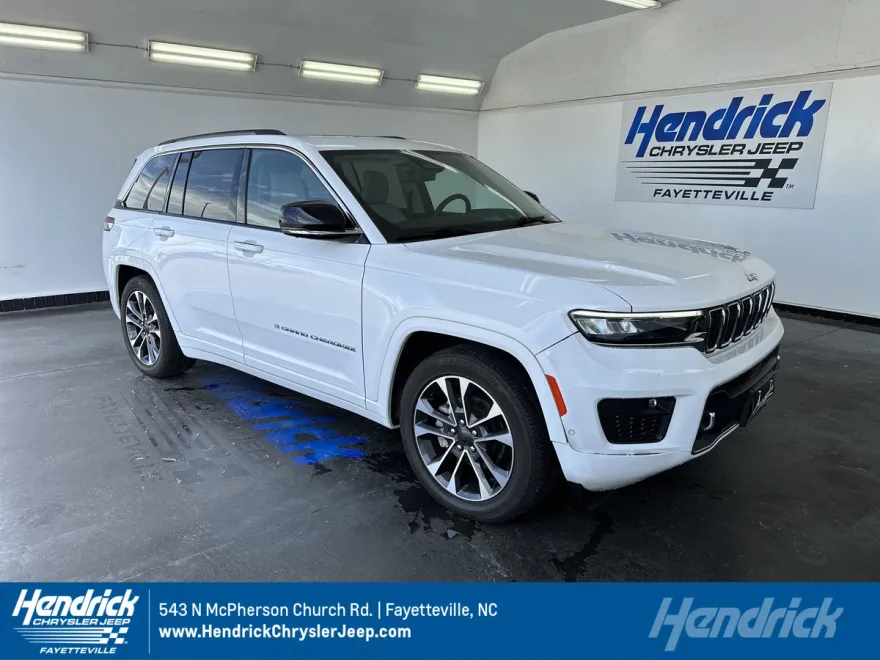 2023 Jeep Grand Cherokee Overland photo 1