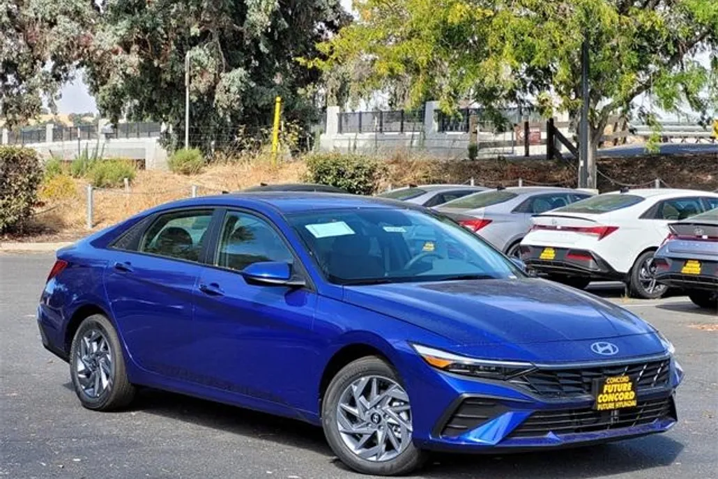 2025 Hyundai Elantra Hybrid Blue photo 1